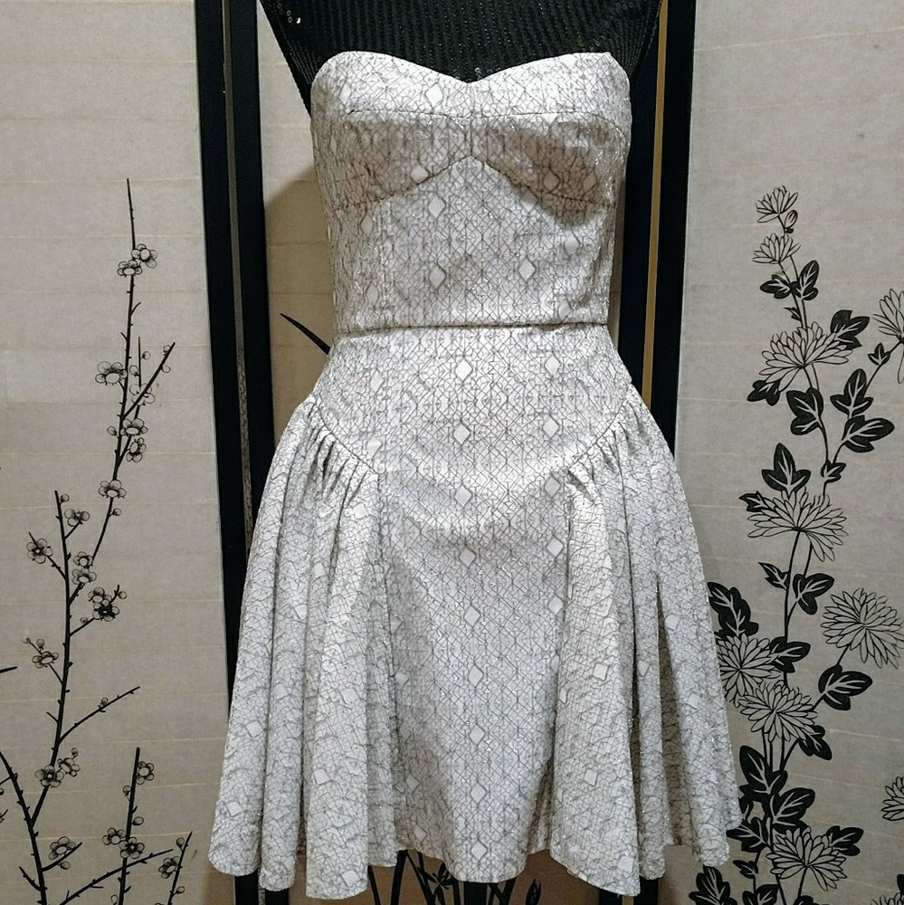 Sold BCBG MazAzria size 4 80's inspired